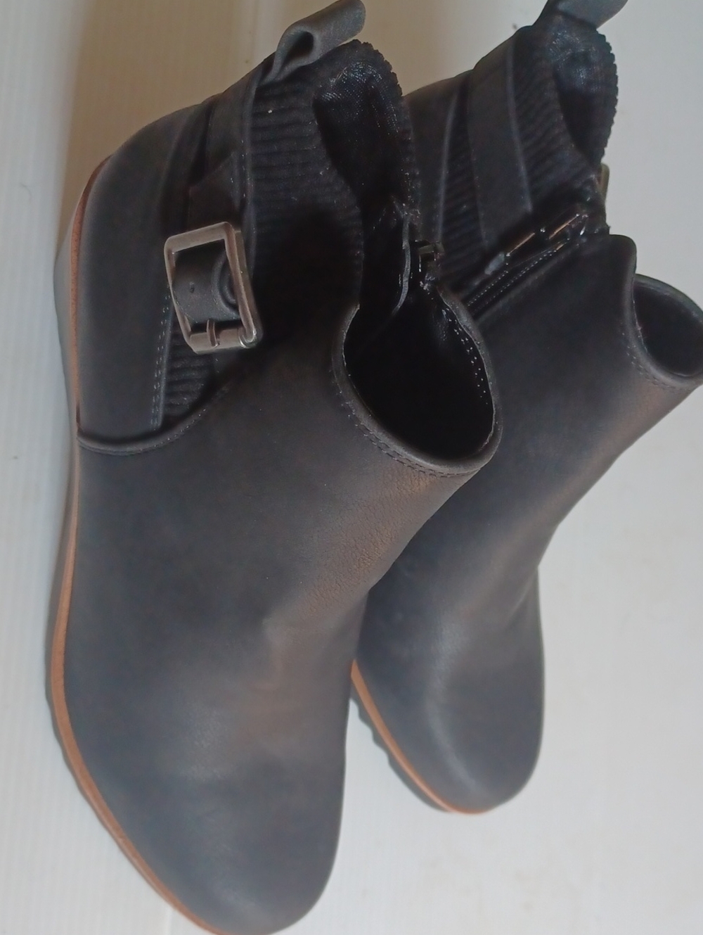 Life Stride Zayne Velocity 2.0 Wedge Bootie. NWOT. Size 8.5W